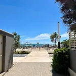 Seaside 2Br Apartment